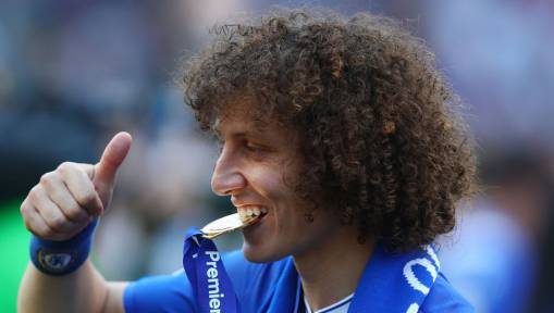 David Luiz Hilariously Shuts Down Graeme Souness in Live TV Interview During Title Celebrations