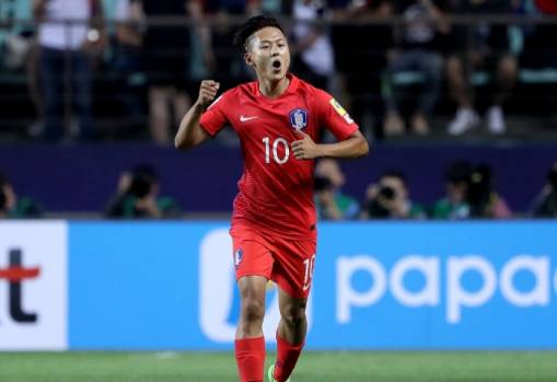 Korea Republic hang on to book last 16 ticket