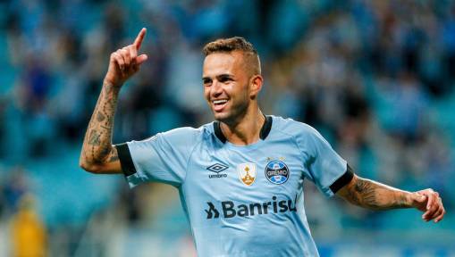 Liverpool Handed Transfer Blow as Star Dubbed 'Next Ronaldinho' Discusses New Deal With Gremio