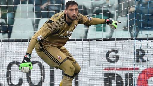 Manchester United Willing to Spend Up to €75m for AC Milan's Talented Star Stopper