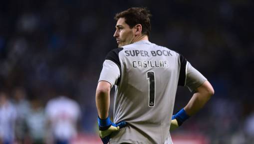 Liverpool Said to Be 'Baffled' Over Speculation Linking Legendary Spain Goalkeeper to Anfield