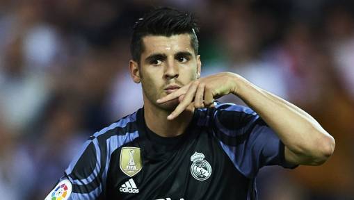 Spanish Report Claims Real Madrid Deal for Man Utd Star Could See Striker Move in Exchange