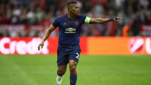 Antonio Valencia Signs New Contract to Extend Manchester United Stay Until 2019