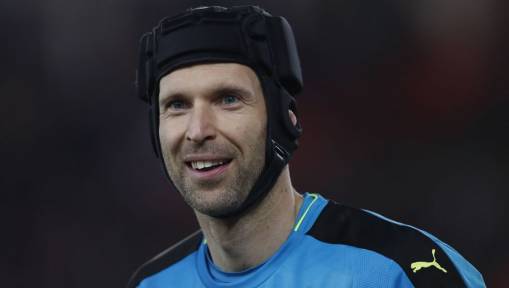 Hands Off! Petr Cech Left Fans Confused During Presentation of the FA Cup Trophy