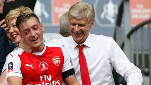PHOTO: Arsenal Star Ozil Trolls 'Experts' on Twitter After FA Cup Win Over Chelsea