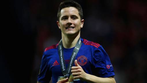 Manchester United Set to Offer Midfield Maestro £180K-a-Week to Fend Off Barcelona Interest