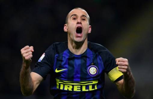 Passion in a Ponytail: Why Inter need more like Rodrigo Palacio
