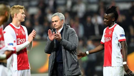 Lyon Eye Up Chelsea Striker This Summer to Replace Arsenal Target Alexandre Lacazette