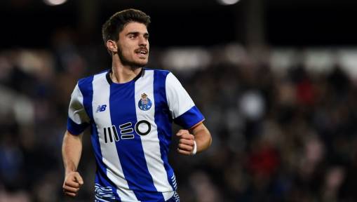 Premier League Giants Reportedly in Two-Way Battle to Sign Promising Porto Midfielder