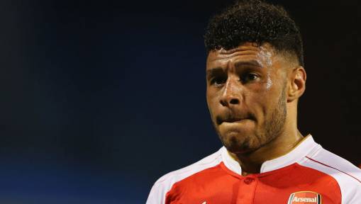 Alex Oxlade-Chamberlain's Arsenal Future in Doubt Due to Absence of New Contract Offer