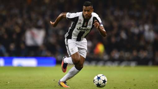 Chelsea Target Alex Sandro Offered a New Deal by Juventus After Italian Giants Turn Down £52m Bid