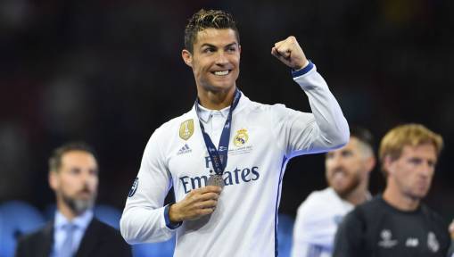 Cristiano Ronaldo to Stay at Real Madrid Following President's Public Defence Amid Tax Investigation