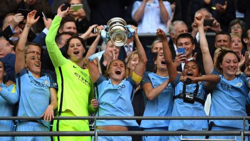 'It's Shocking!' - Man Utd Blasted by Ex-England Star for Still Not Having a Women's Team