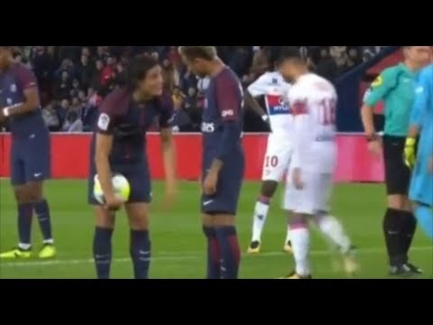 Neymar, Cavani & Alves argue over freekick & a penalty