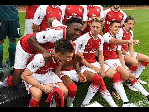I’M ABSOLUTELY FREEZING! | Go behind the scenes at the 2017/18 Arsenal photocall