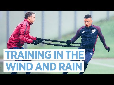 PREPARING TO PLAY THE SAINTS | First Team Training