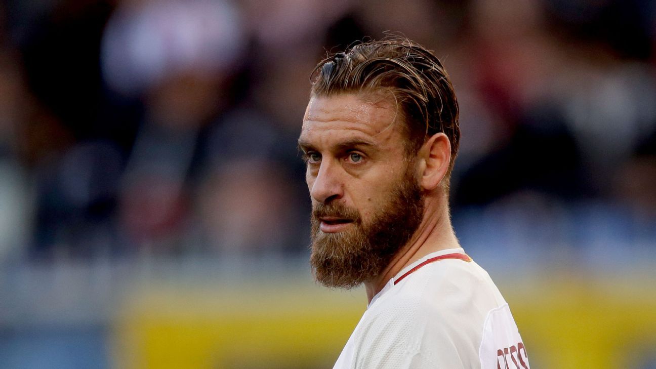 Back Daniele De Rossi after red card apology, Roma coach urges fans