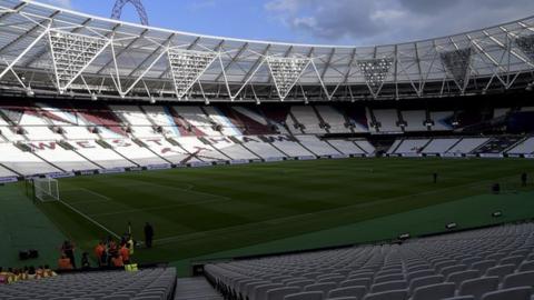 West Ham would pay £380,000 in pitch colour row