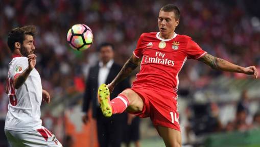 Man Utd's Prime Target Is Lauded by International Teammate Who Claims 'He Will Succeed' at Club