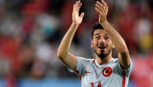 Slaven Bilic Reportedly Keen on Reuniting with Besiktas' Star Midfielder this Summer