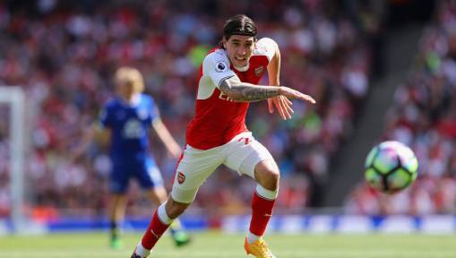 Hector Bellerin's International Teammate Claims Arsenal Star Is 'Torn' Over Barca Switch This Summer