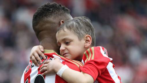 Football Pays Tribute as Sunderland Fan Bradley Lowery Dies After Long Battle With Neuroblastoma