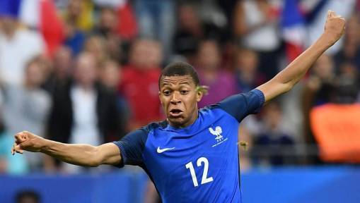 Arsenal Fans Sent Into Meltdown as Lacazette Twitter Activity Offers Kylian Mbappe Signing Hope