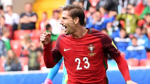 Everton Join Tottenham in Race for Sporting Lisbon's Midfield Star Adrien Silva