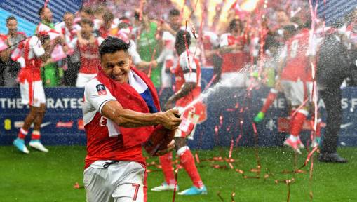 Arsenal Star Gives First Definitive Statement Regarding Future at Club & Implores Sanchez to Stay