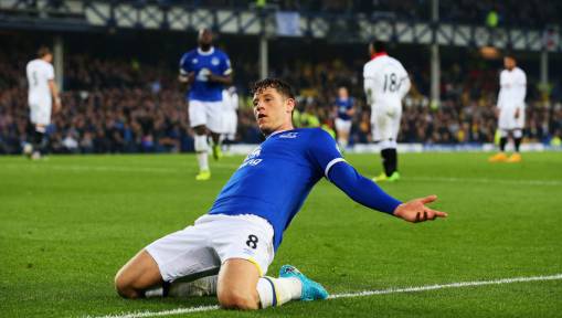Chelsea and Manchester United Considering Shock Bids for Everton Midfielder Ross Barkley