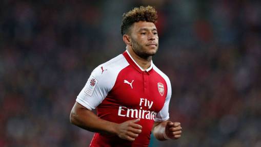 Stoke Reportedly Hold Talks Over Shock £25m Move for Arsenal Ace Oxlade-Chamberlain