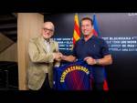 Arnold Schwarzenegger visits the Camp Nou!