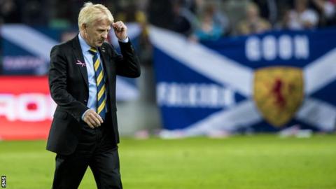 Scotland: Gordon Strachan leaves his position as national manager