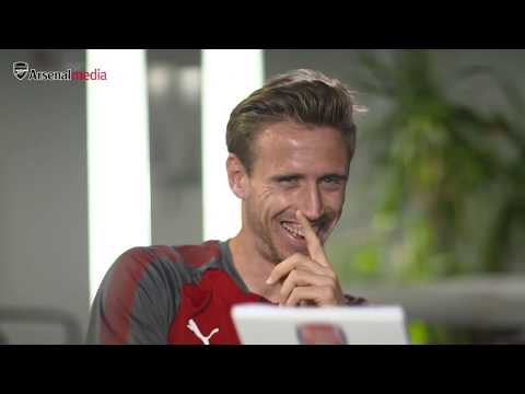 WHO'S YOUR FAVOURITE WWE WRESTLER? | Rapid Fire with Bellerin & Monreal