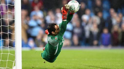 'Perfect 10' Bravo delivers for Man City