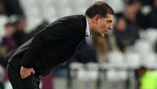 West Ham Star Aaron Cresswell Dodges Question About the Future of Manager Slaven Bilic