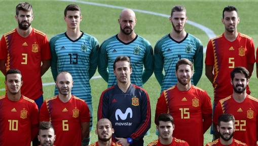 Spain's 2018 World Cup Shirt Causes Controversy After it Appears to Resemble Republican Flag