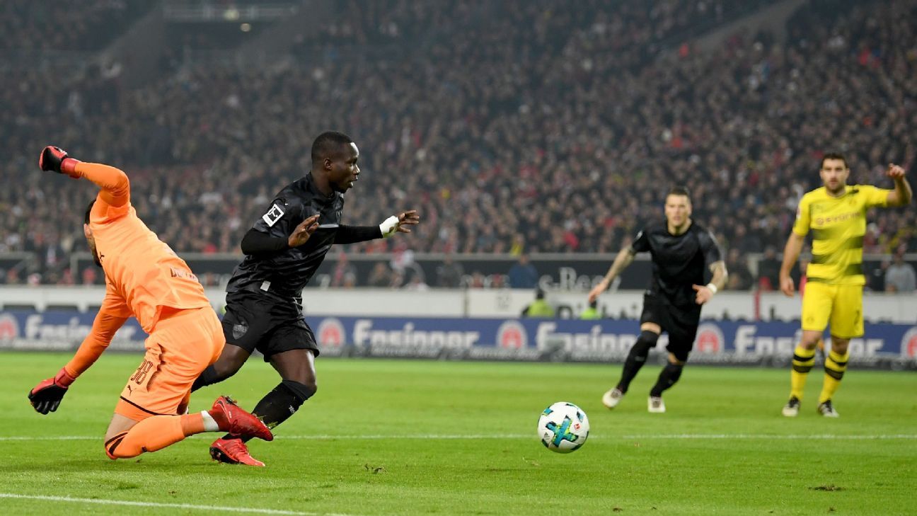 Borussia Dortmund's Peter Bosz laments 'ridiculous' Stuttgart goals