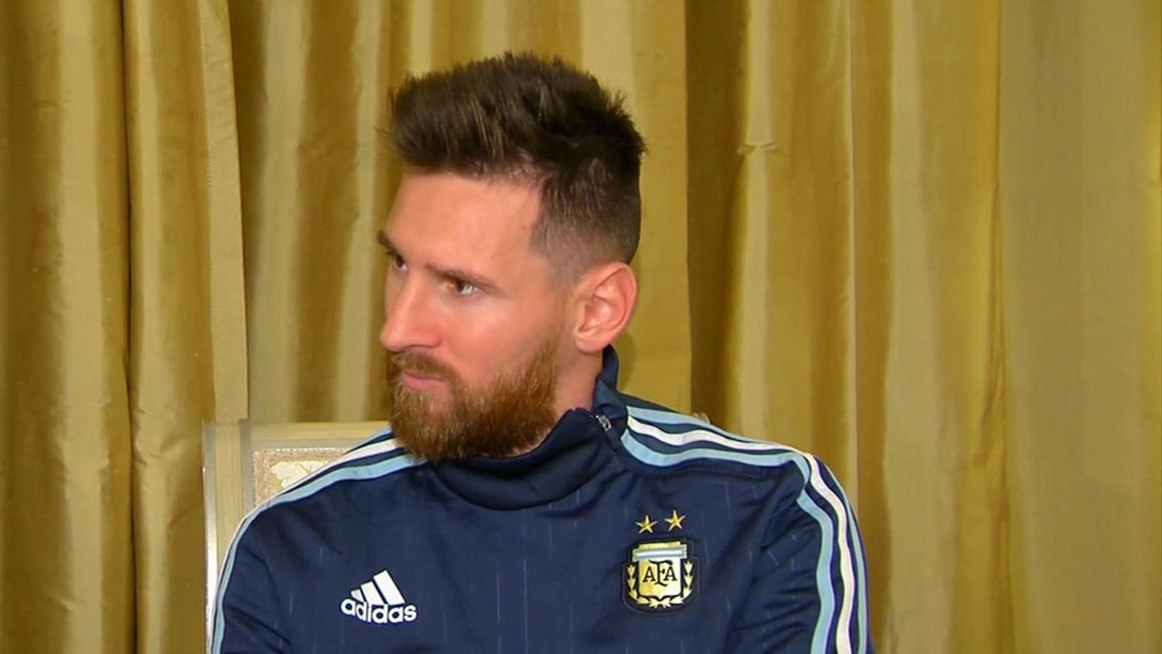 Barcelona's Pique set for ban vs. Valencia