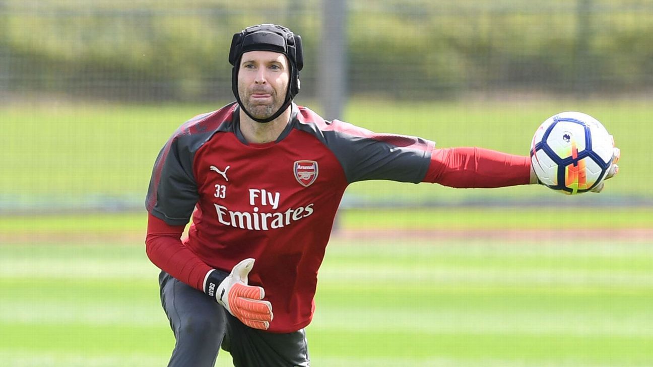 Petr Cech can play on until he is 40 - Arsenal manager Arsene Wenger