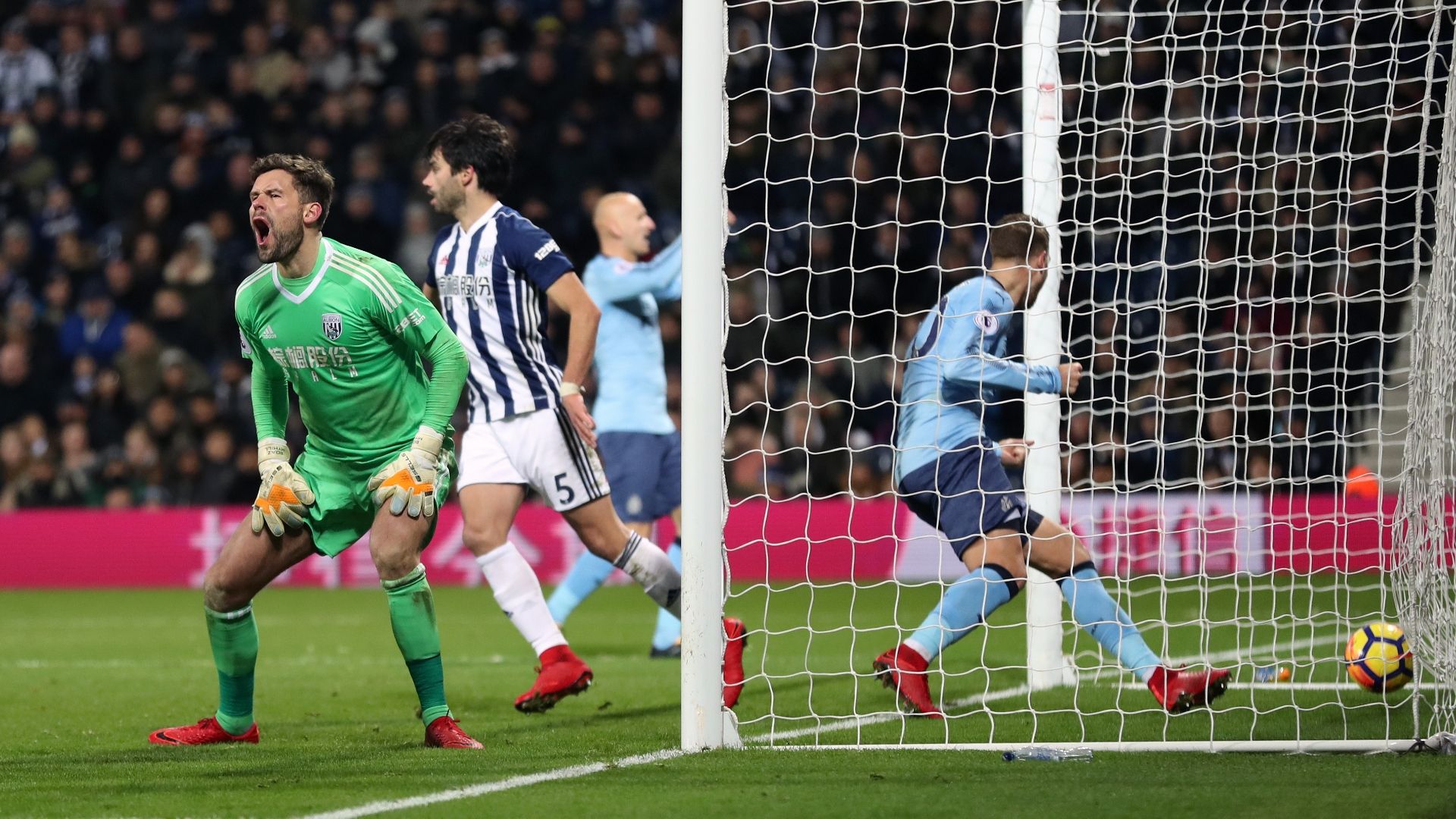 West Brom set to give Pardew job - sources