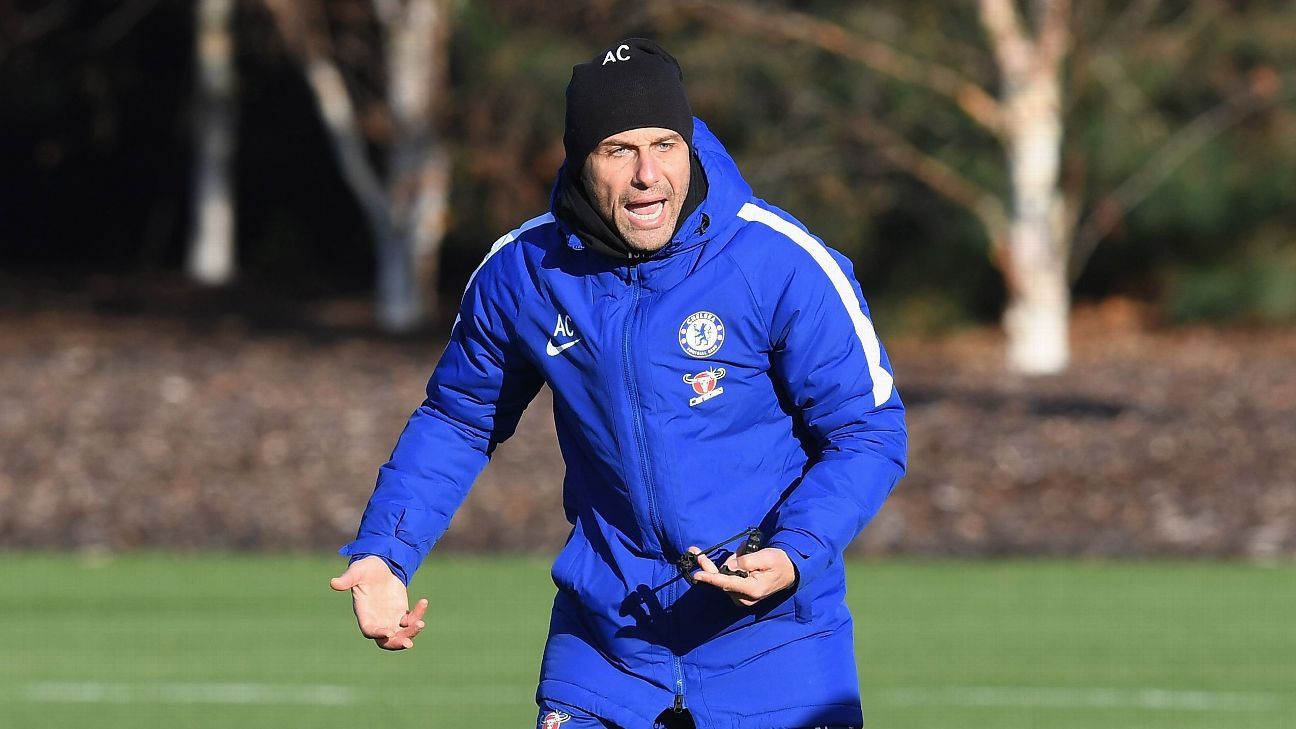 Chelsea boss Antonio Conte accepts FA charge after confronting referee