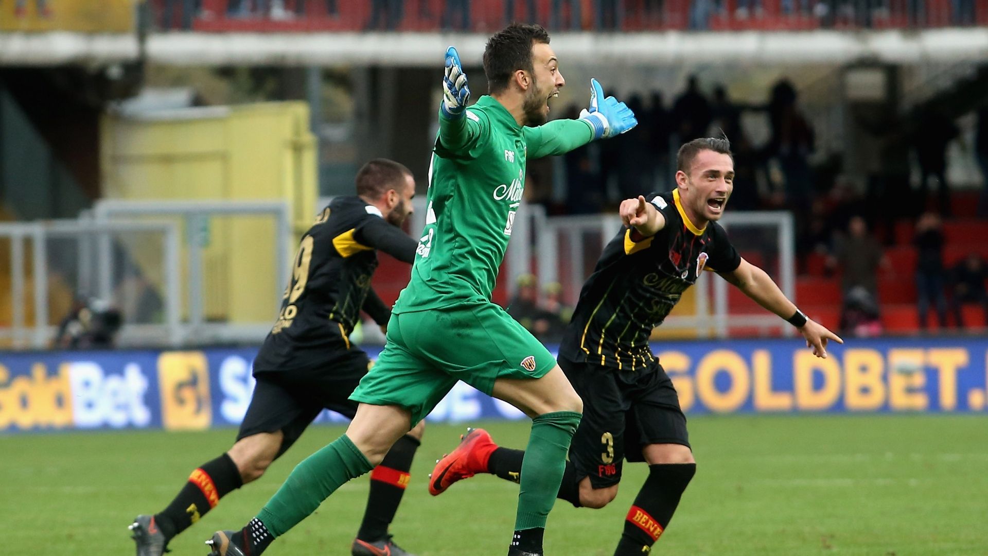 Incredible: Benevento keeper stuns Milan