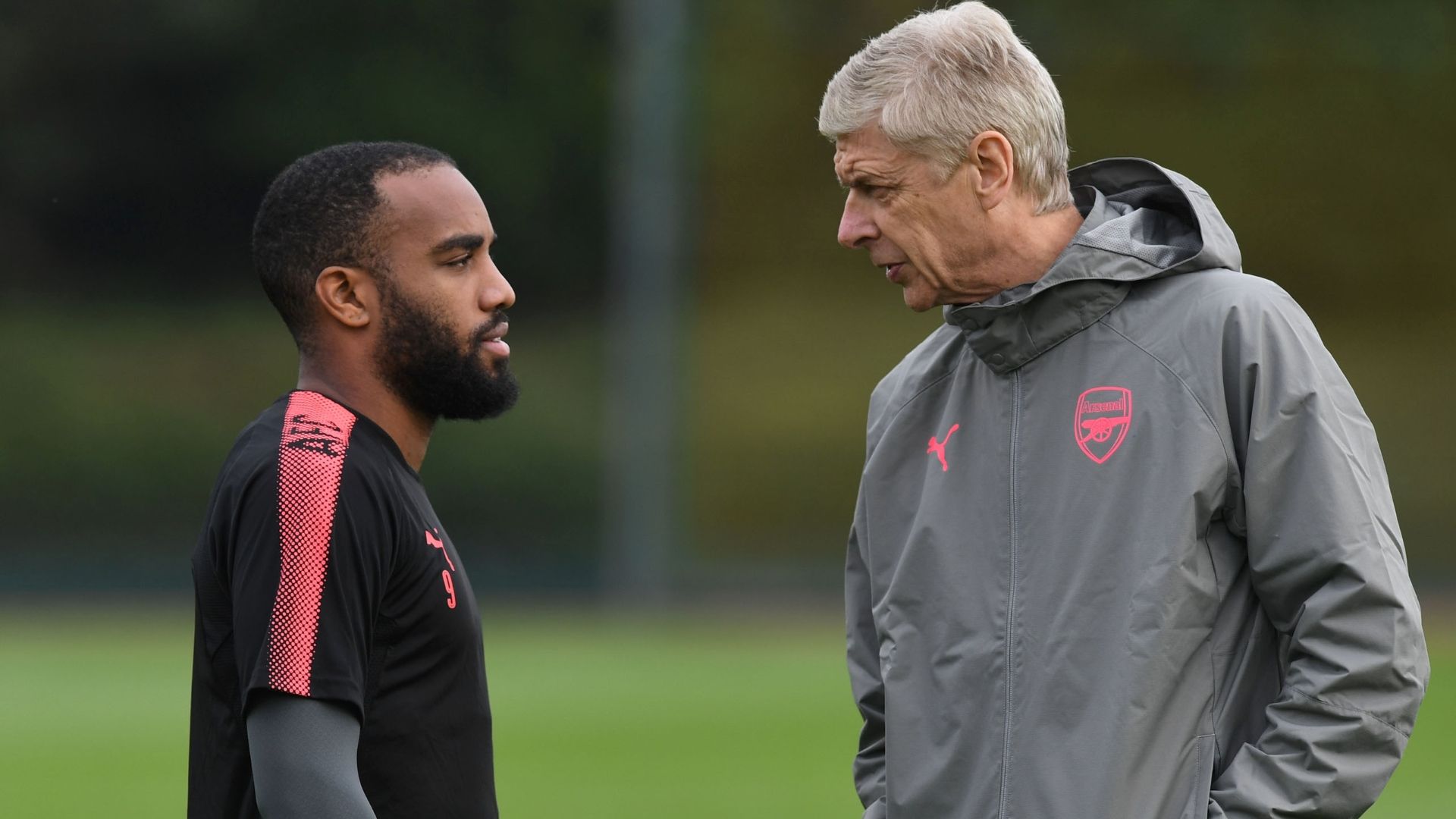 Wenger won't sell Giroud, Walcott in January