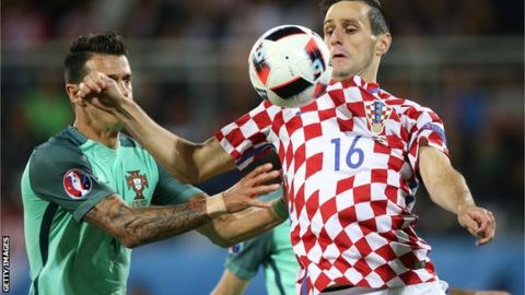 Nikola Kalinic: Croatia send striker home after back injury claim