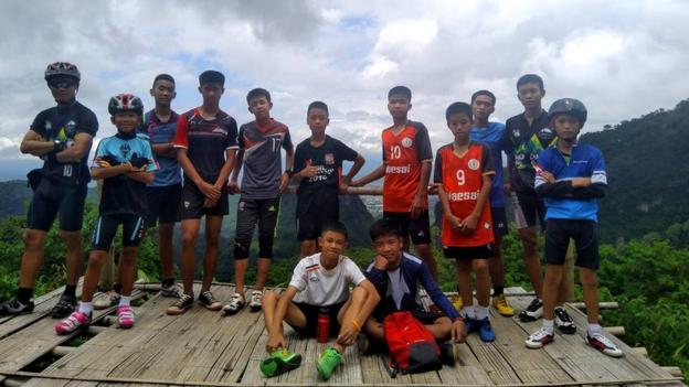 Thai cave rescue: Fifa, Man Utd & Kyle Walker offer support to young players