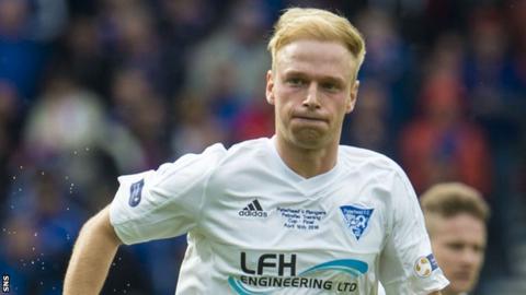 Aberdeen game abandoned after serious injury