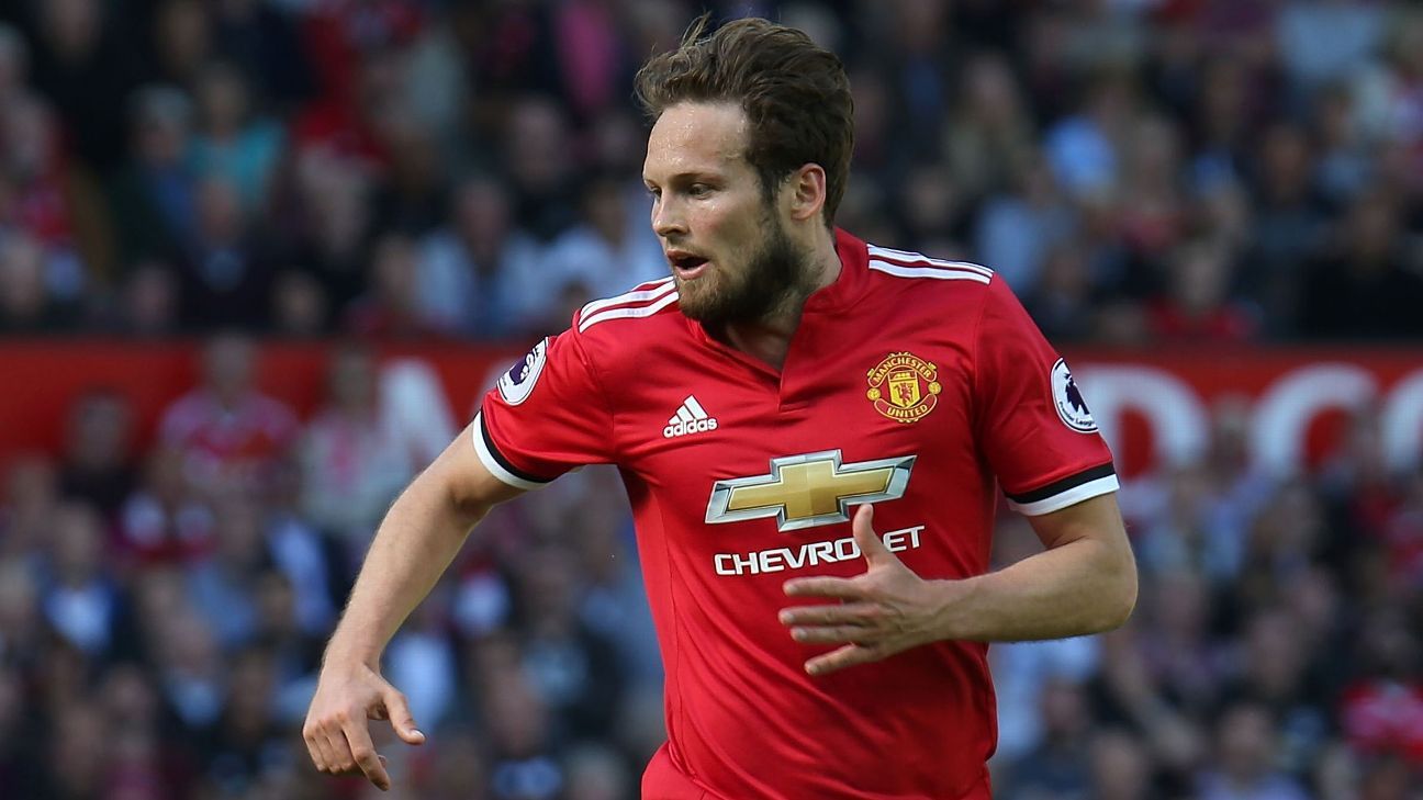 Jose Mourinho hails Daley Blind as a great 'professional' ahead of Man United exit