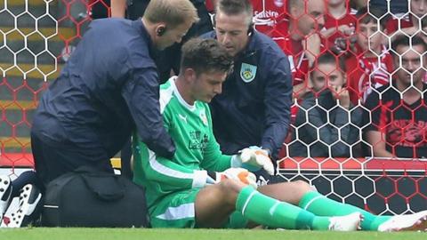 Burnley keeper Pope sustains 'serious' shoulder injury