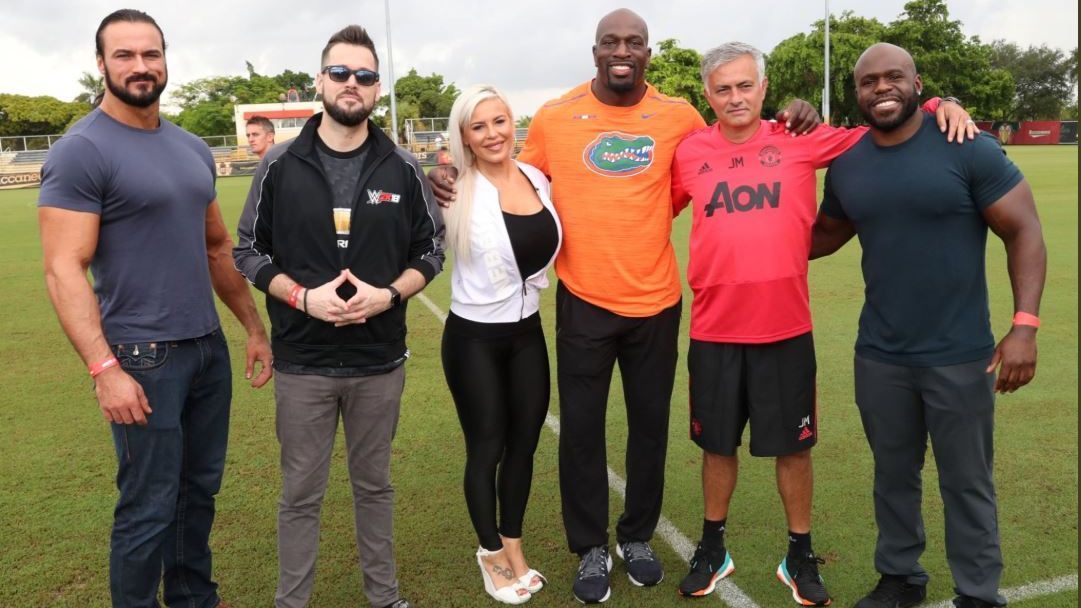 Man United players meet WWE superstars, Ronaldinho during ICC trip to Miami